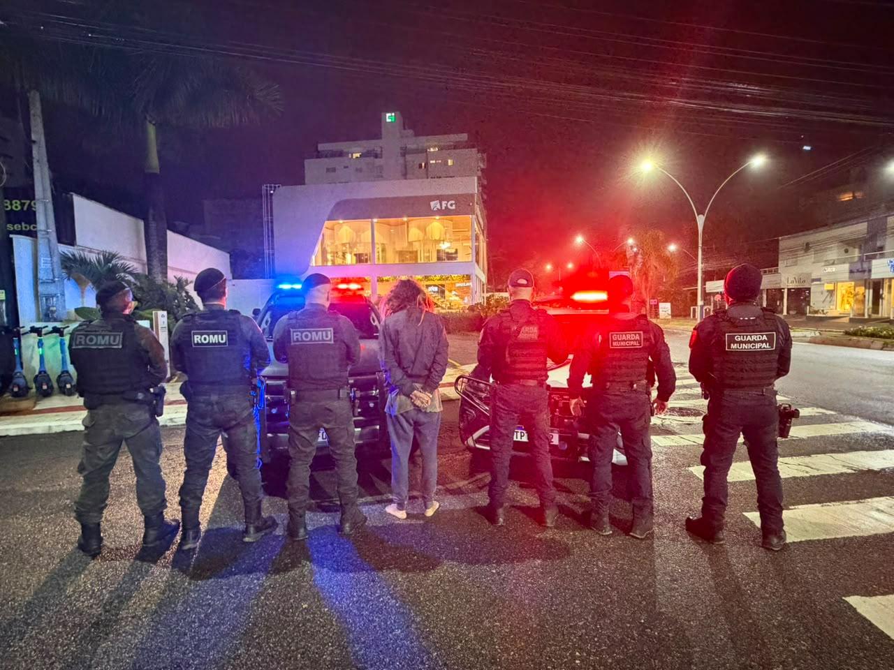 Ação conjunta entre Guardas Municipais de Balneário Camboriú e Itajaí prendem agressor de youtuber