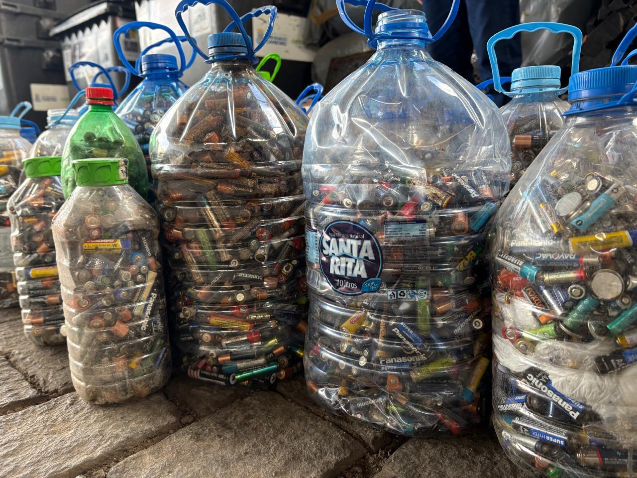 Ambiental reforça descarte sustentável com envio de 330 quilos de pilhas à logística reversa
