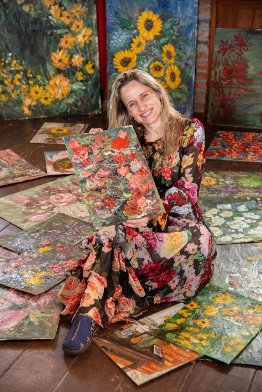 Balneário Shopping recebe exposição “É Preciso Florir”, da artista Fabrícia Gonçalves