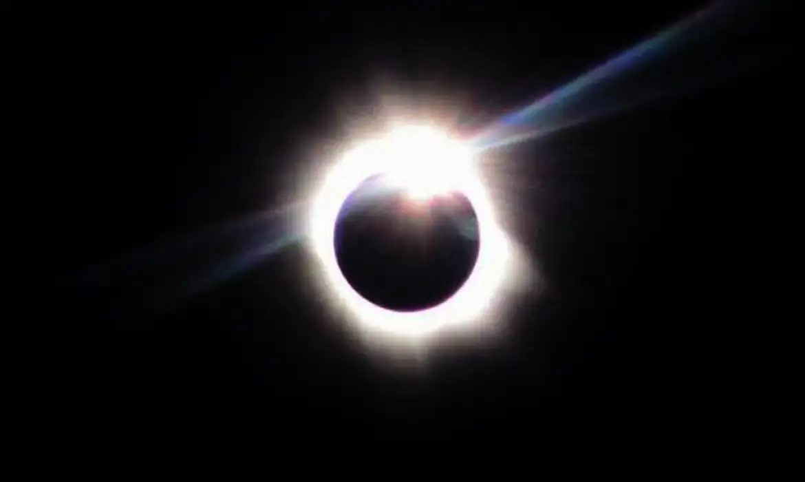 Brasileiros poderão ver eclipse solar por transmissão na internet