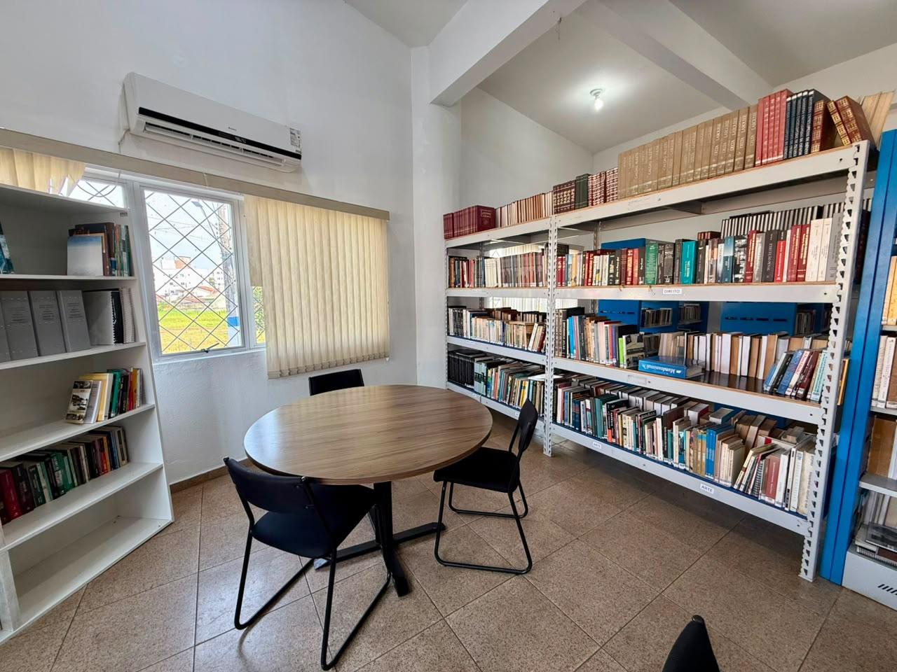 Camboriú: Biblioteca Municipal incentiva a leitura e recebe doações de livros