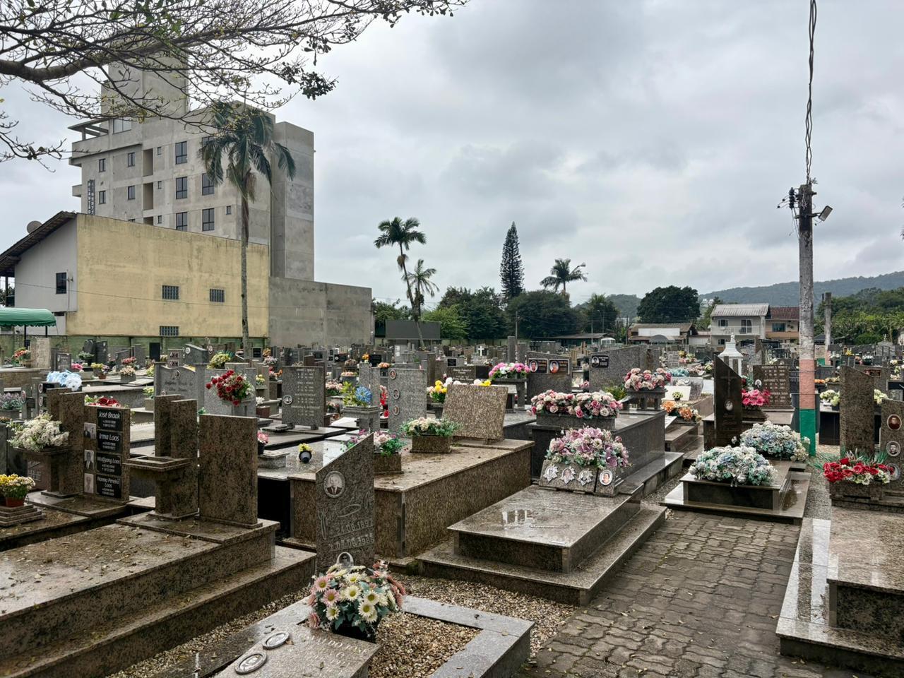 Camboriú realiza mutirão para regularização de túmulos e jazigos neste sábado