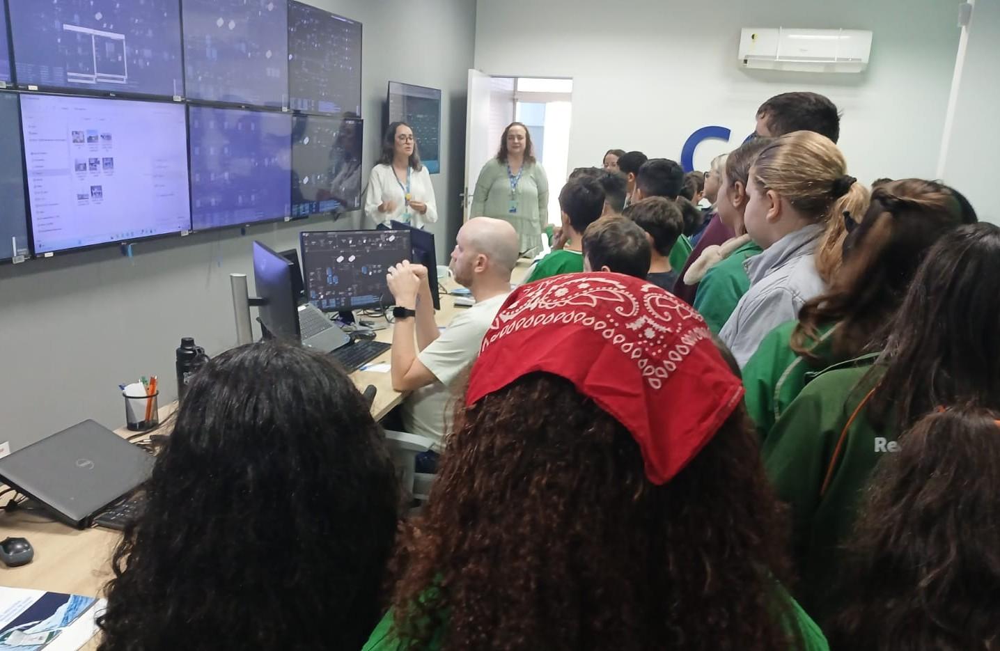 Cerca de 300 alunos devem visitar a Águas de Camboriú, somente neste mês
