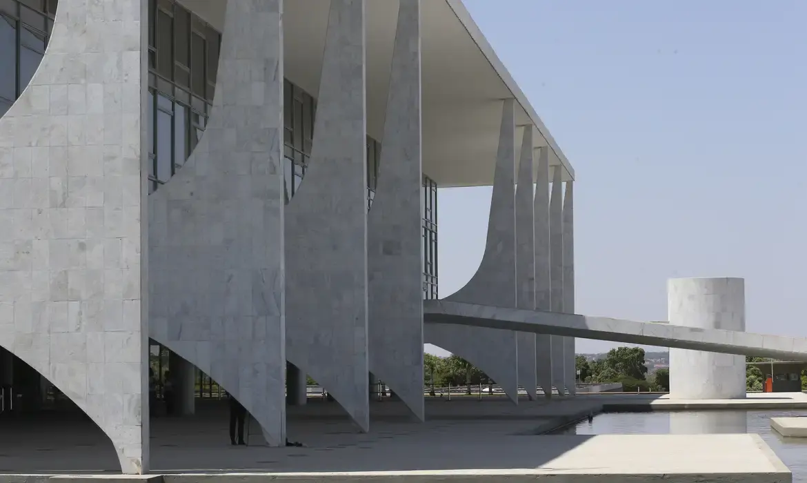 Conheça as atribuições do presidente e do vice-presidente da República