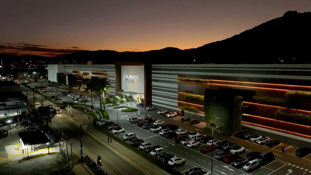 Corrida noturna dentro do Balneário Shopping recebe inscrições até 31 de agosto
