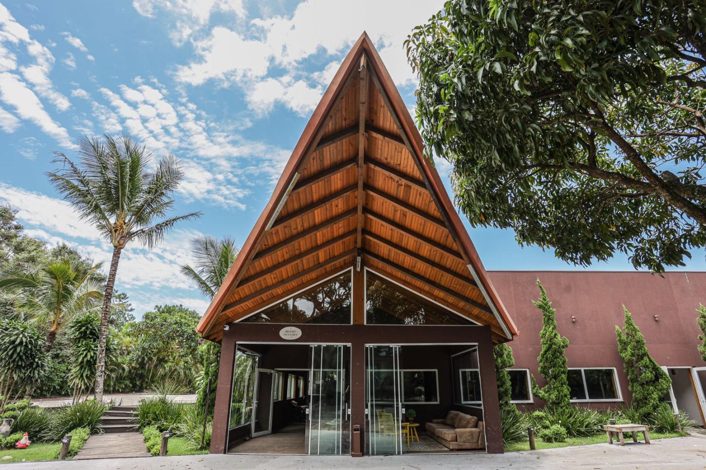 Dia dos Pais: Bistrô da Pousada Estaleiro Guest House reúne gastronomia autoral, natureza e menu especial em Balneário Camboriú