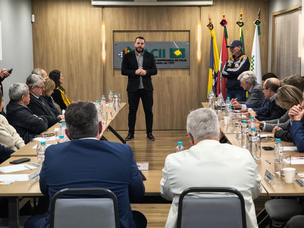 Empresários de Itajaí conhecem estratégias da Defesa Civil para reduzir impactos de eventos climáticos