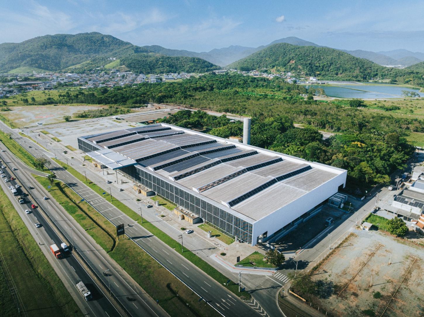 Expocentro de Balneário Camboriú é o primeiro equipamento turístico a adotar nova marca turística de Balneário Camboriú
