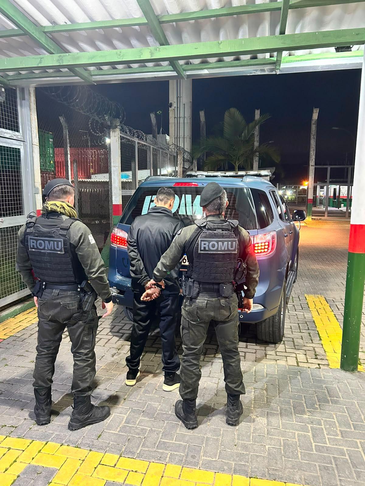 Guarda Municipal prende dois procurados na Rodoviária de Balneário Camboriú
