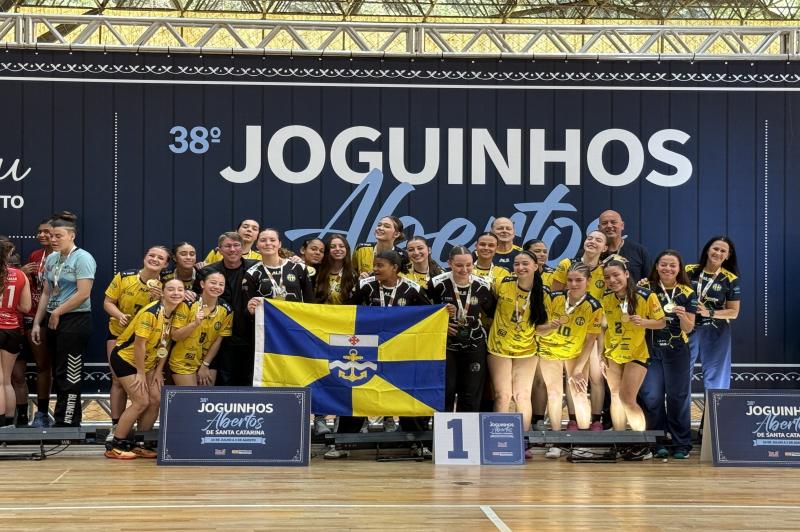 Handebol feminino de Itajaí é ouro nos Joguinhos Abertos de Santa Catarina em Blumenau 