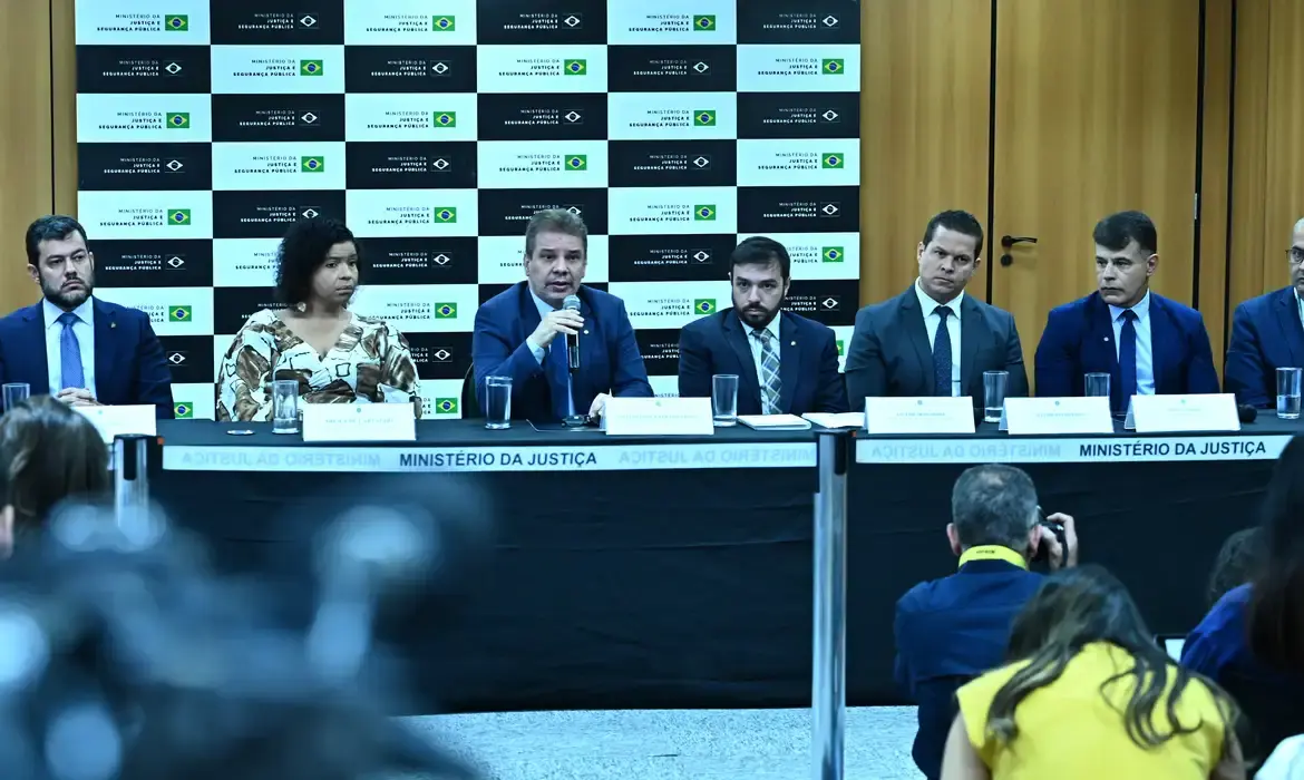 Ministério da Justiça detalha operação para desarticular ataques a Brasília