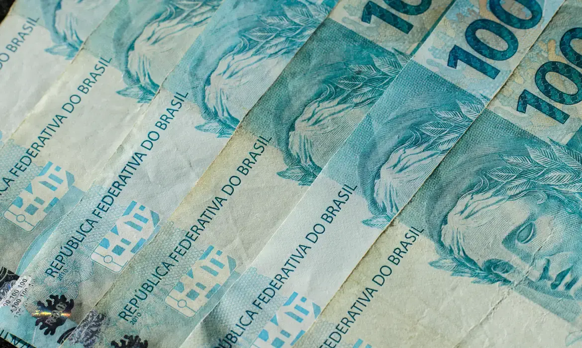 Polícia Federal prende no Rio morador de Balneário Camboriú suspeito de golpe que fez idosa perder R$ 37 milhões