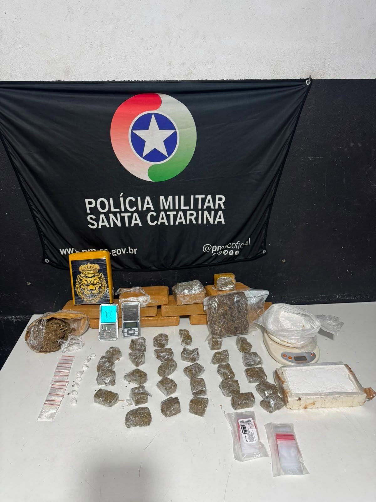 Polícia Milita apreende mais de 8 quilos de drogas no bairro Imaruí 