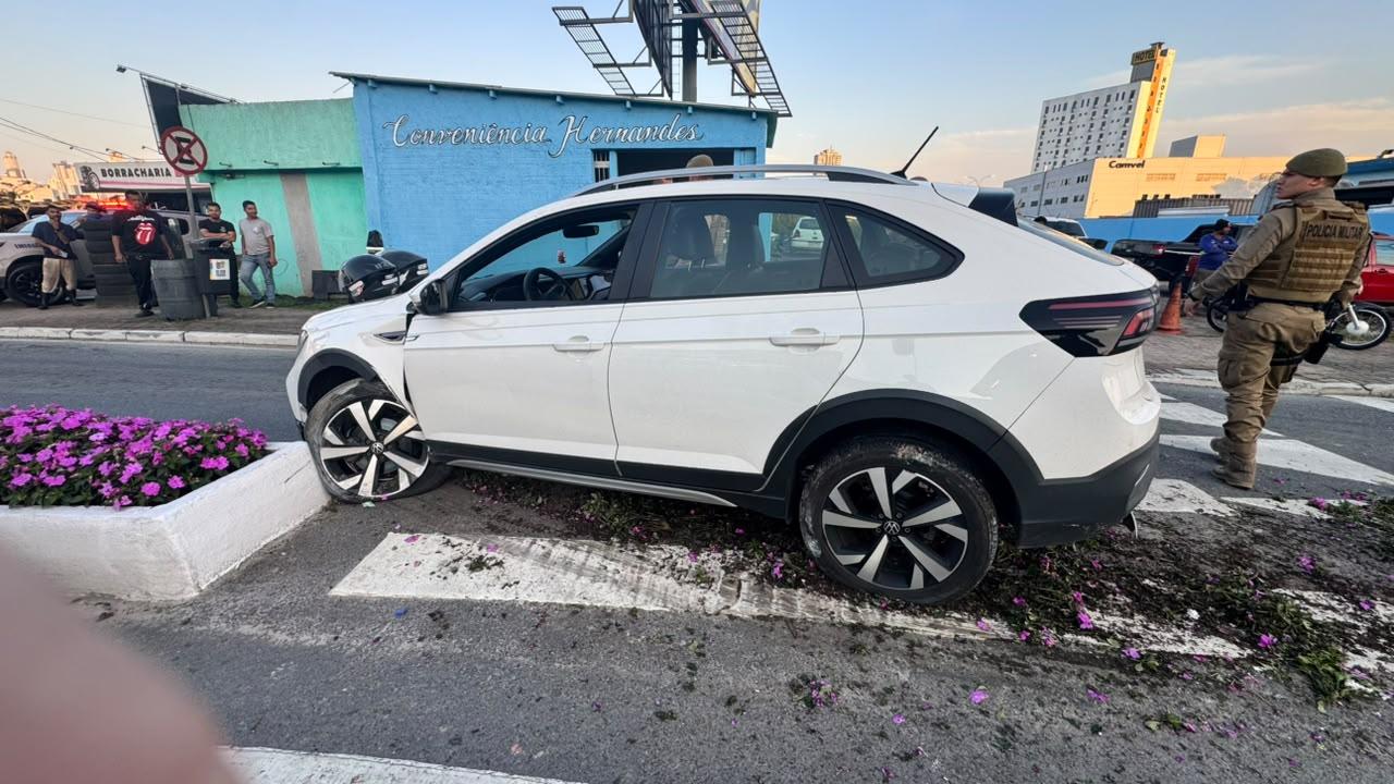 Polícia Militar prende homem após roubo de veículo e fuga em Balneário Camboriú