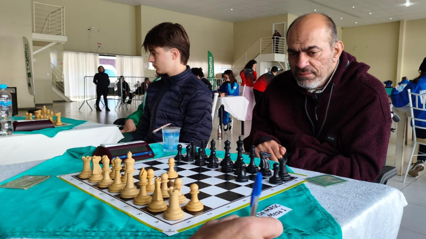 Read Hataby mostrou mais uma vez sua força no xadrez