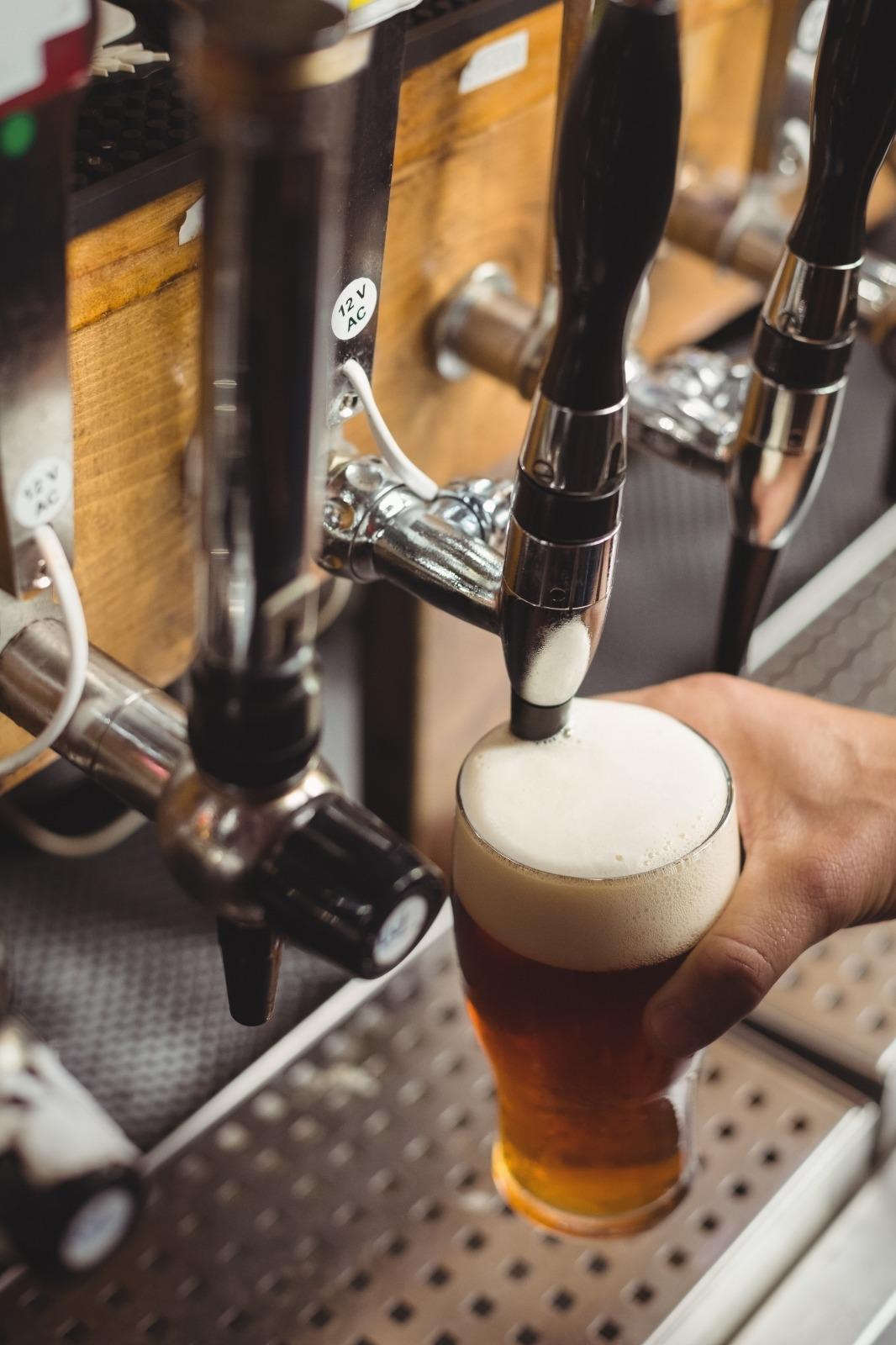 DIA INTERNACIONAL DA CERVEJA (Freepik)