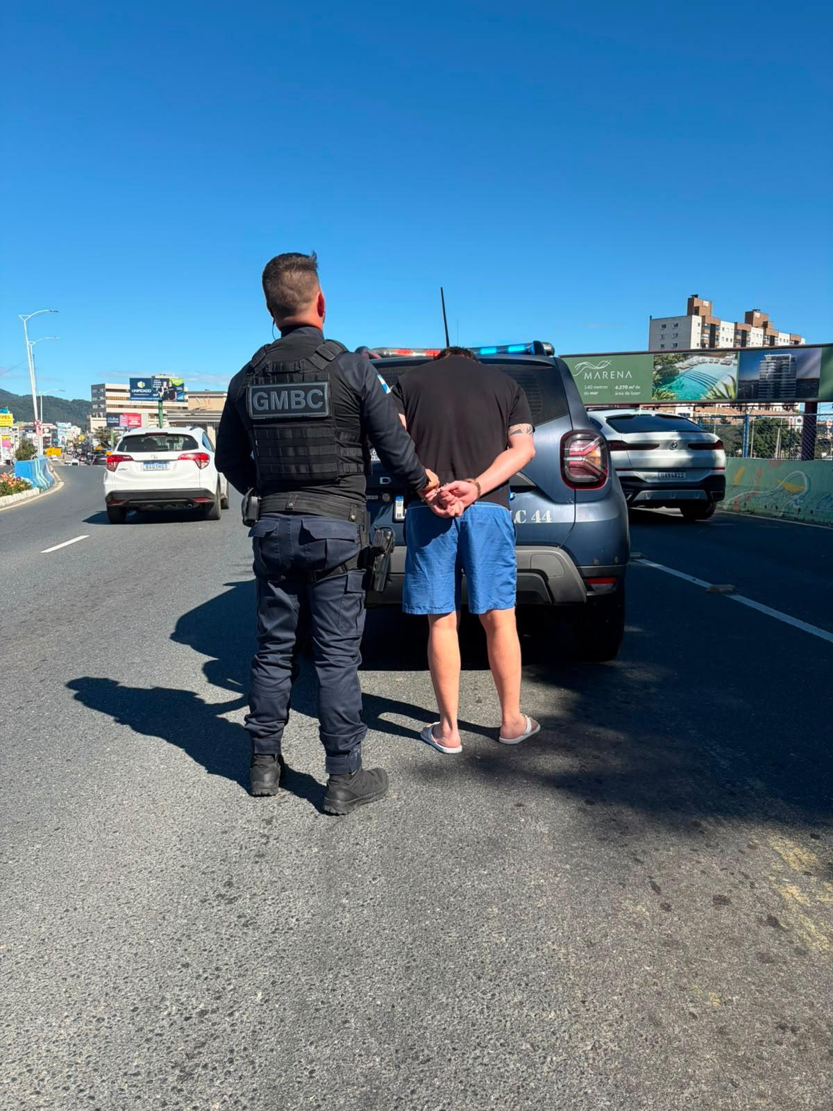 Procurado por descumprimento de medida protetiva é preso pela Guarda Municipal de Balneário Camboriú 