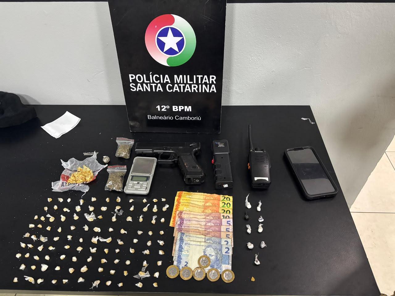 Tráfico de Drogas: Polícia Militar prende suspeito em Camboriú