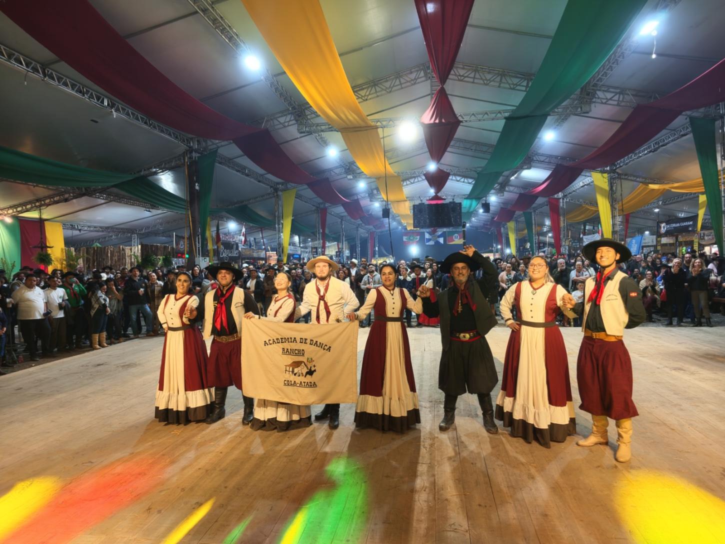 Acampamento Farroupilha tem abertura oficial com acendimento da Chama Crioula em Balneário Camboriú