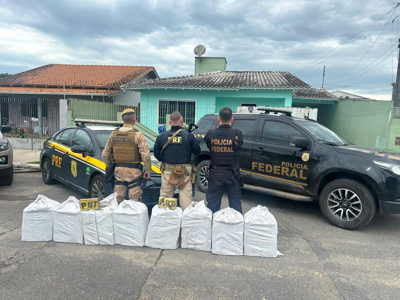 Ação conjunta das forças de segurança apreende 231 quilos de droga e prende um suspeito em Itajaí 