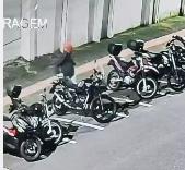 Adolescente tenta furtar moto ao lado da base da Guarda Municipal de Balneário Camboriú e é apreendido na sequência 