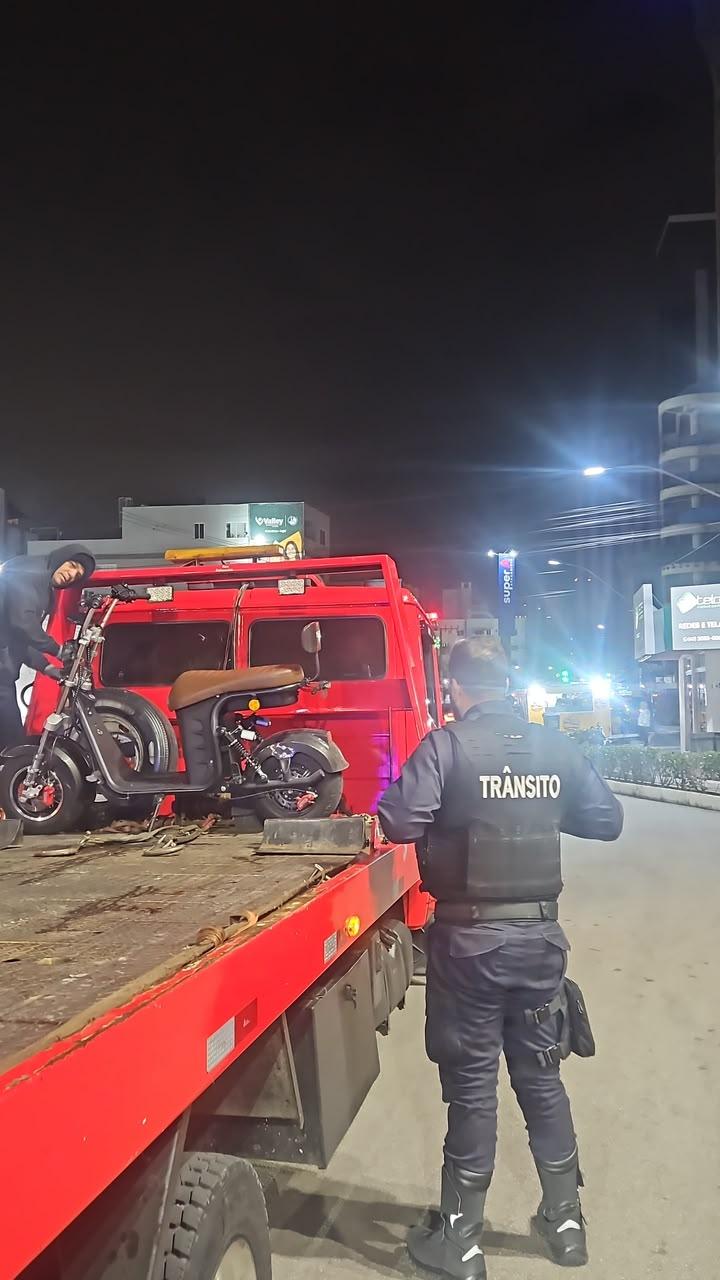 Agentes de Trânsito apreendem autopropelido após condução de risco em Balneário Camboriú