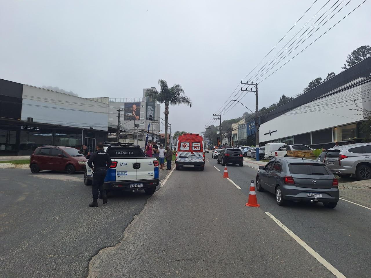 Agentes de Trânsito atendem acidente com vítima na Avenida do Estado - Confira as principais ocorrências do final de semana e as alterações do trânsito nesta segunda-feira