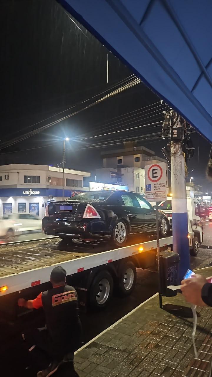 Agentes de Trânsito atendem acidente envolvendo três veículos na Quarta Avenida - Confira as alterações no trânsito nesta quinta-feira