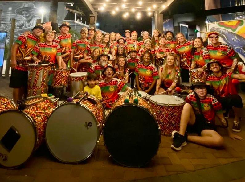 Ara Lókè Samba Reggae encerra programação do primeiro dia com celebração da cultura de Penha