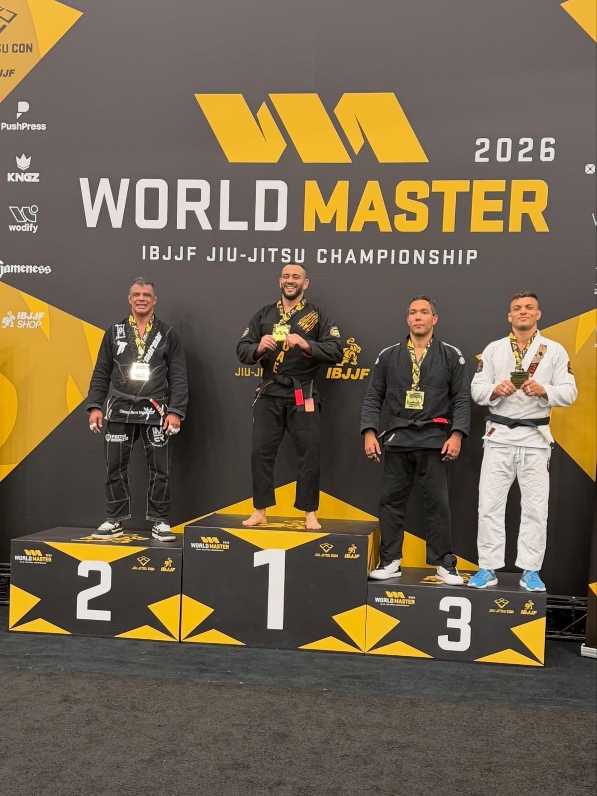 Atleta de Balneário Camboriú garante medalha de prata no World Master de Jiu-Jitsu 2026