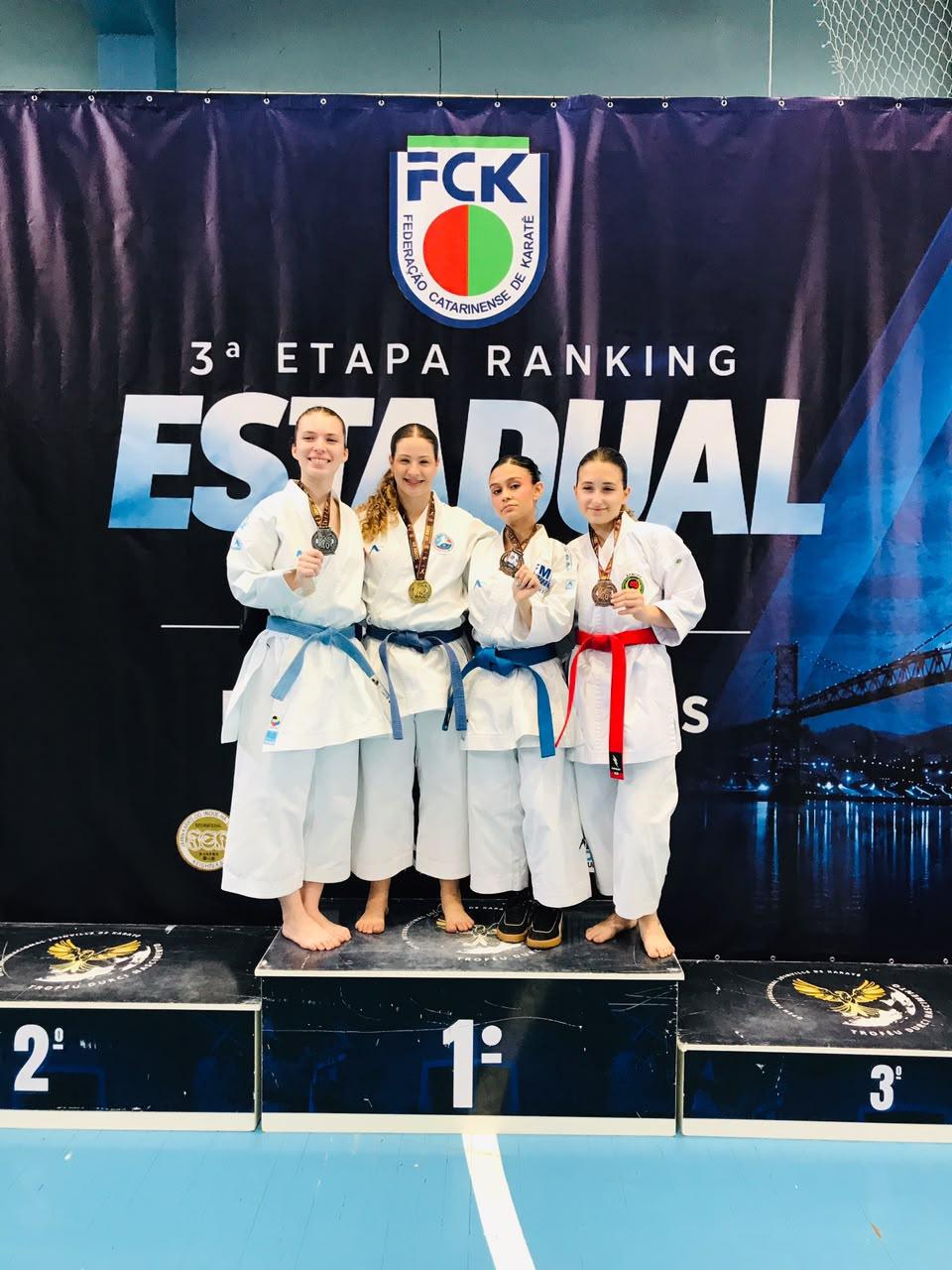 Atleta de Balneário Camboriú sobe ao pódio da 3ª Etapa do Estadual de Karatê