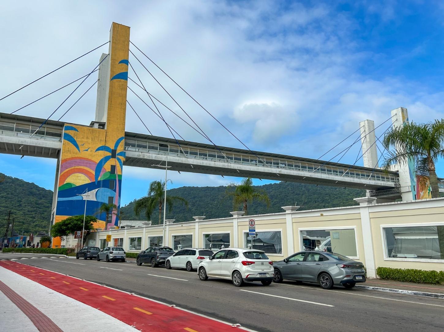Balneário Camboriú firma contrato para manutenção da cobertura da Passarela da Barra