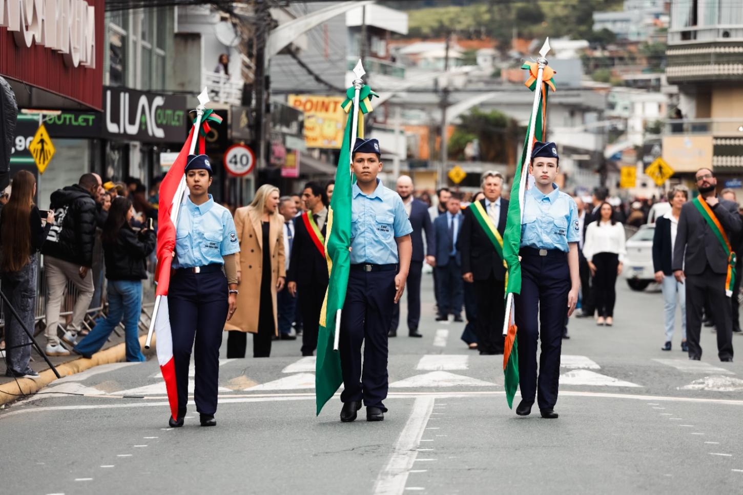 Camboriú encerra Semana Cívica com tradicionais Desfiles da Independência