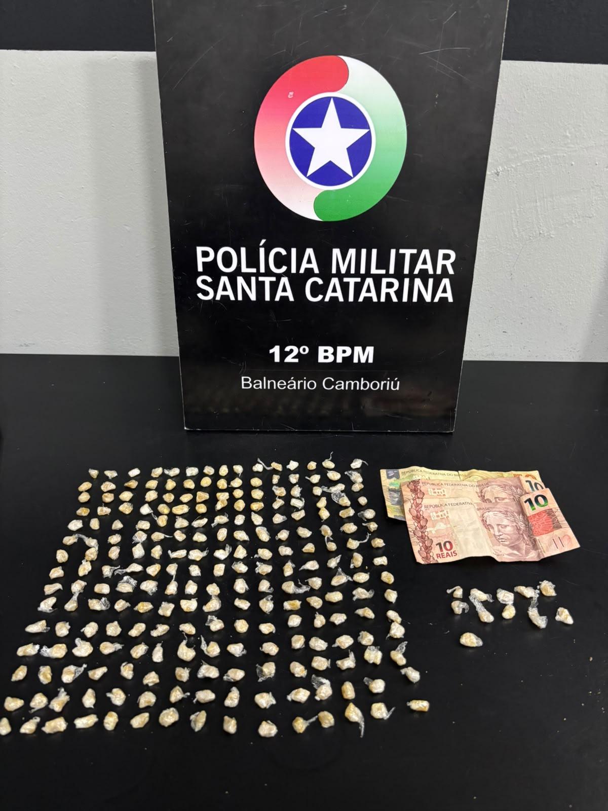 Casal é preso com 236 porções de crack em Balneário Camboriú