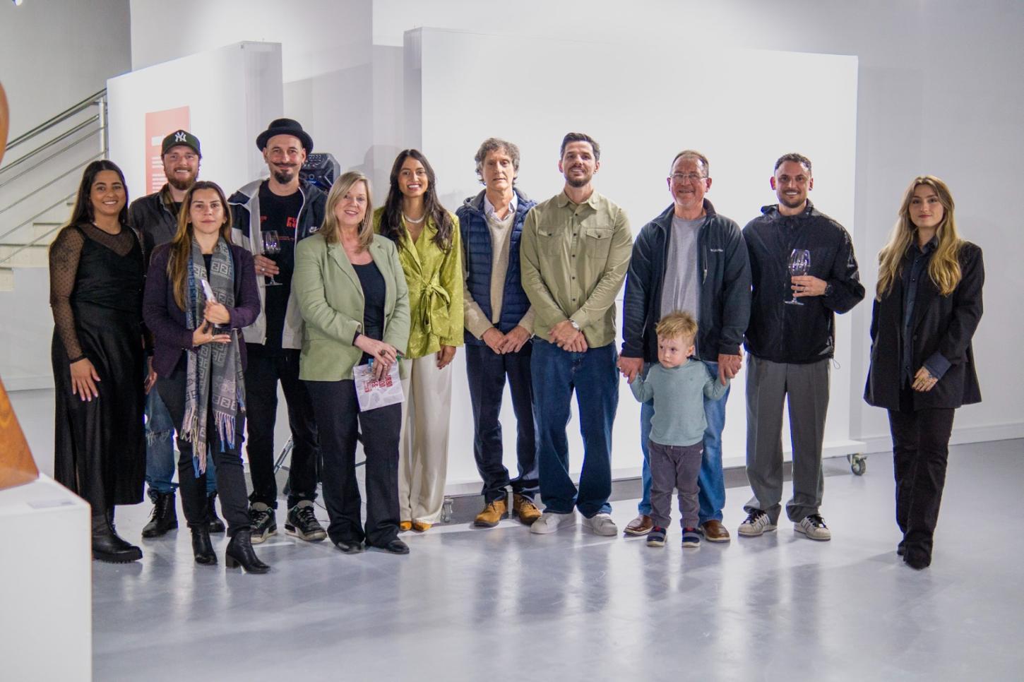 Ciça Müller prestigia exposição “Urbanidades: Nem Tudo é Concreto” e lançamento de catálogo