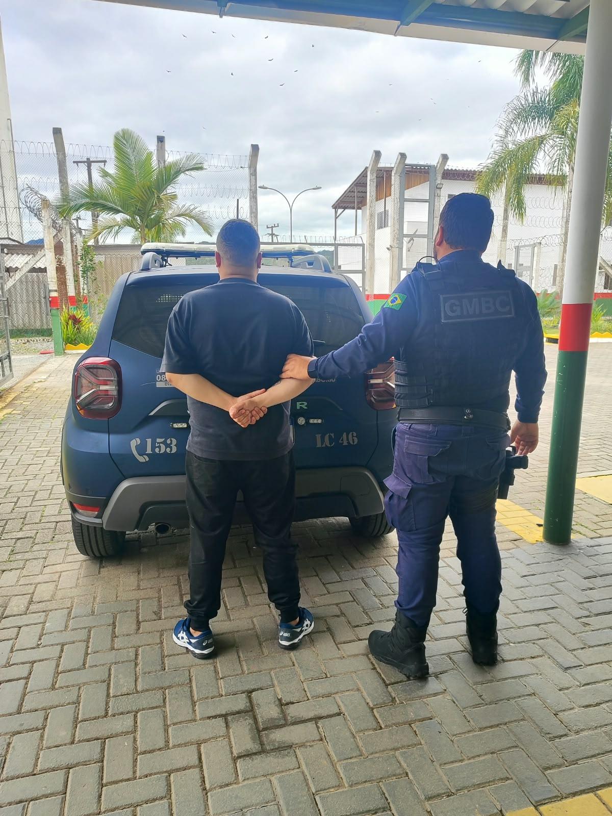 Com mais de 50 mil em débitos de pensão alimentícia, homem é preso pela Guarda Municipal de Balneário Camboriú