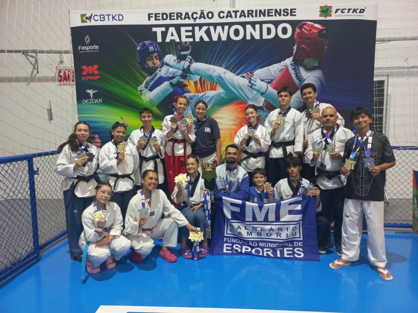 Equipe de Balneário Camboriú conquista mais de 30 medalhas na Copa Santa Catarina de Taekwondo