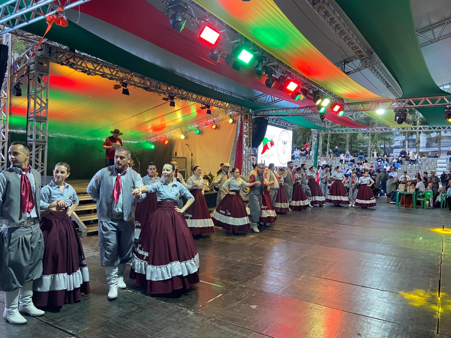 Festival do Gaúcho terá costelaço fogo de chão, roda de chimarrão, gaitaço e fandango no Porto Belo Outlet Premium
