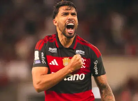 Flamengo vence o Corinthians e lidera o Brasileirão 