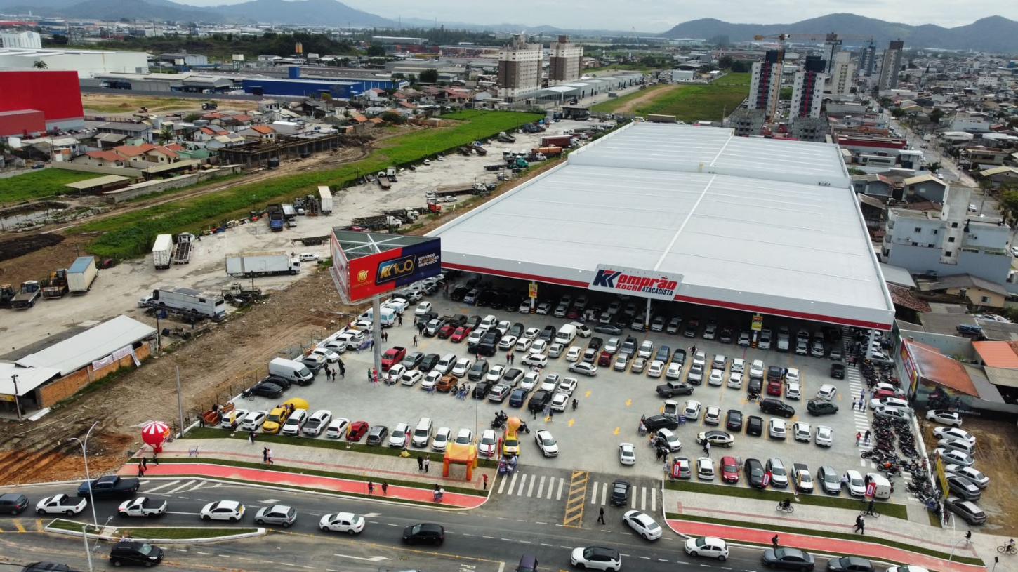 Grupo Koch inaugura 100ª loja e chega a novo marco de expansão