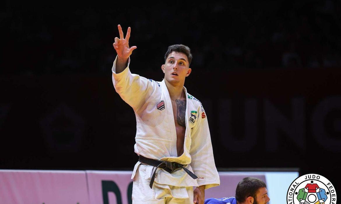 Guilherme Schimidt é ouro e país fecha Grand Slam de judô com 3 pódios