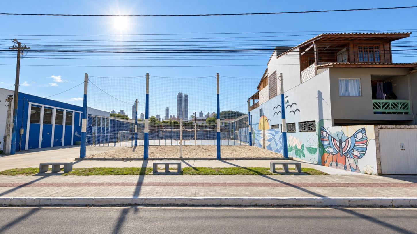 Homenagem póstuma marca entrega de reforma geral da praça Anderson Folha, no Bairro São Judas Tadeu