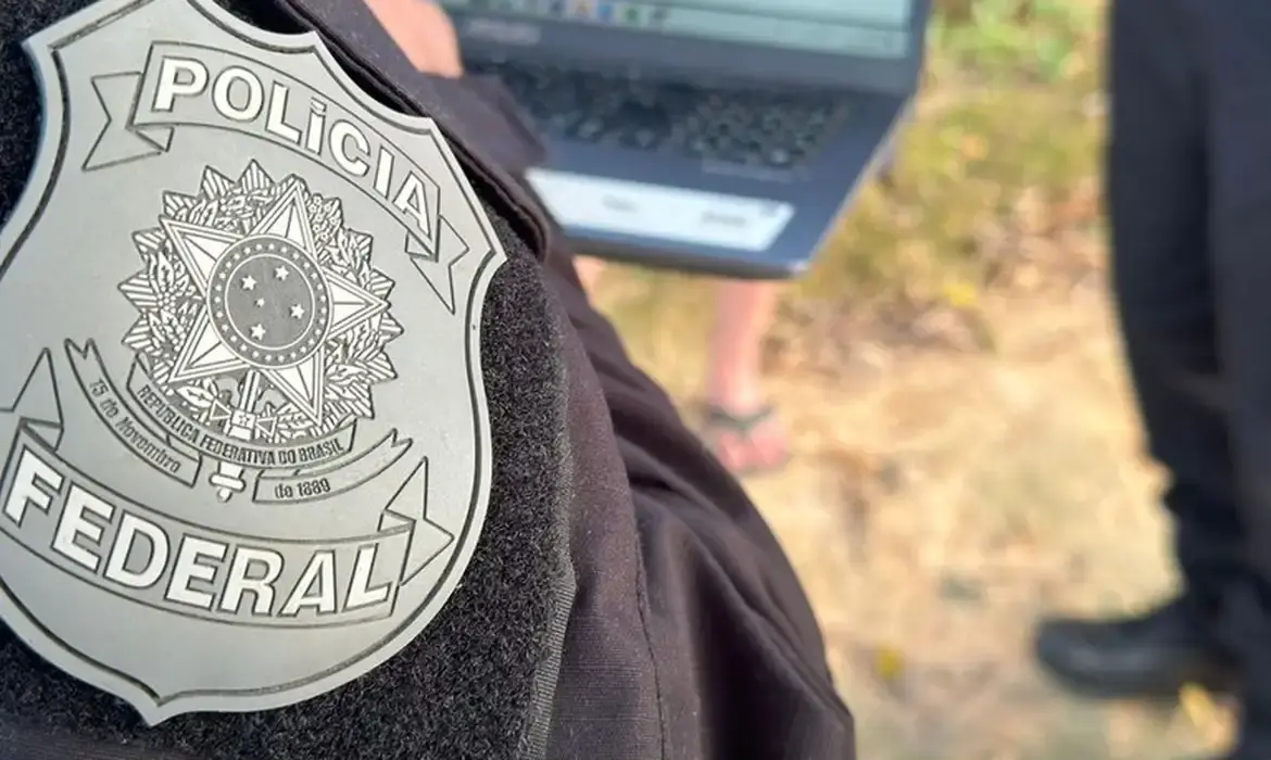 Mario Frias e produtora de Dark Horse são alvos de operação da Polícia Federal 