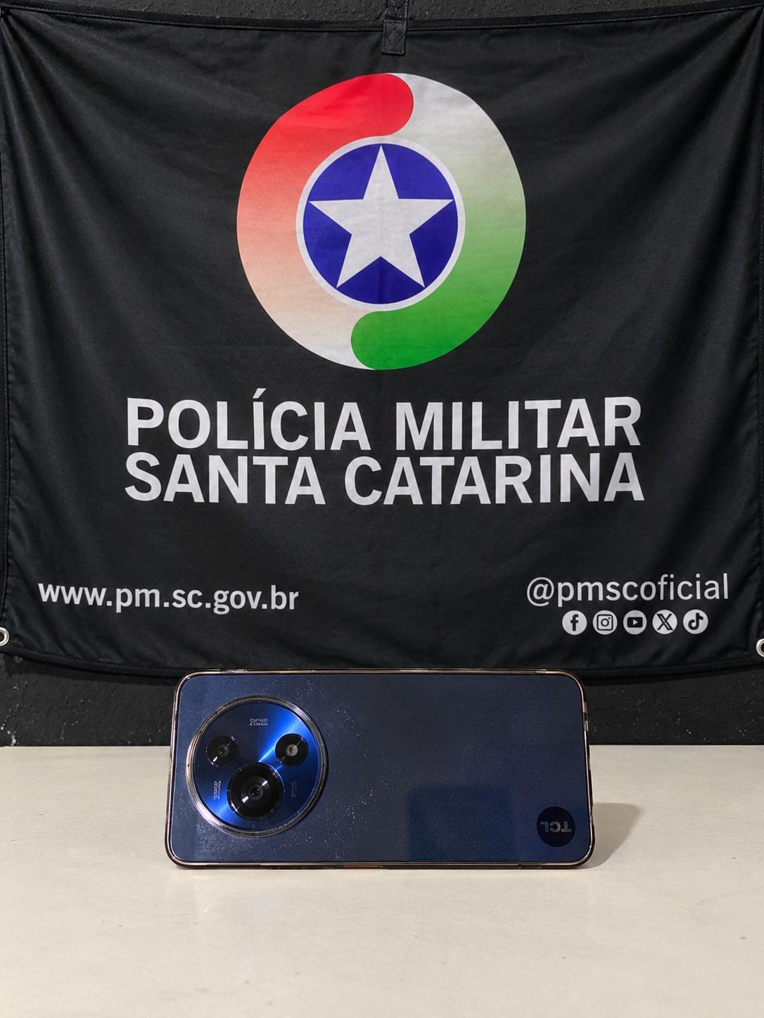 Polícia Militar recupera em Itajaí celular furtado em Navegantes e prende suspeito do crime