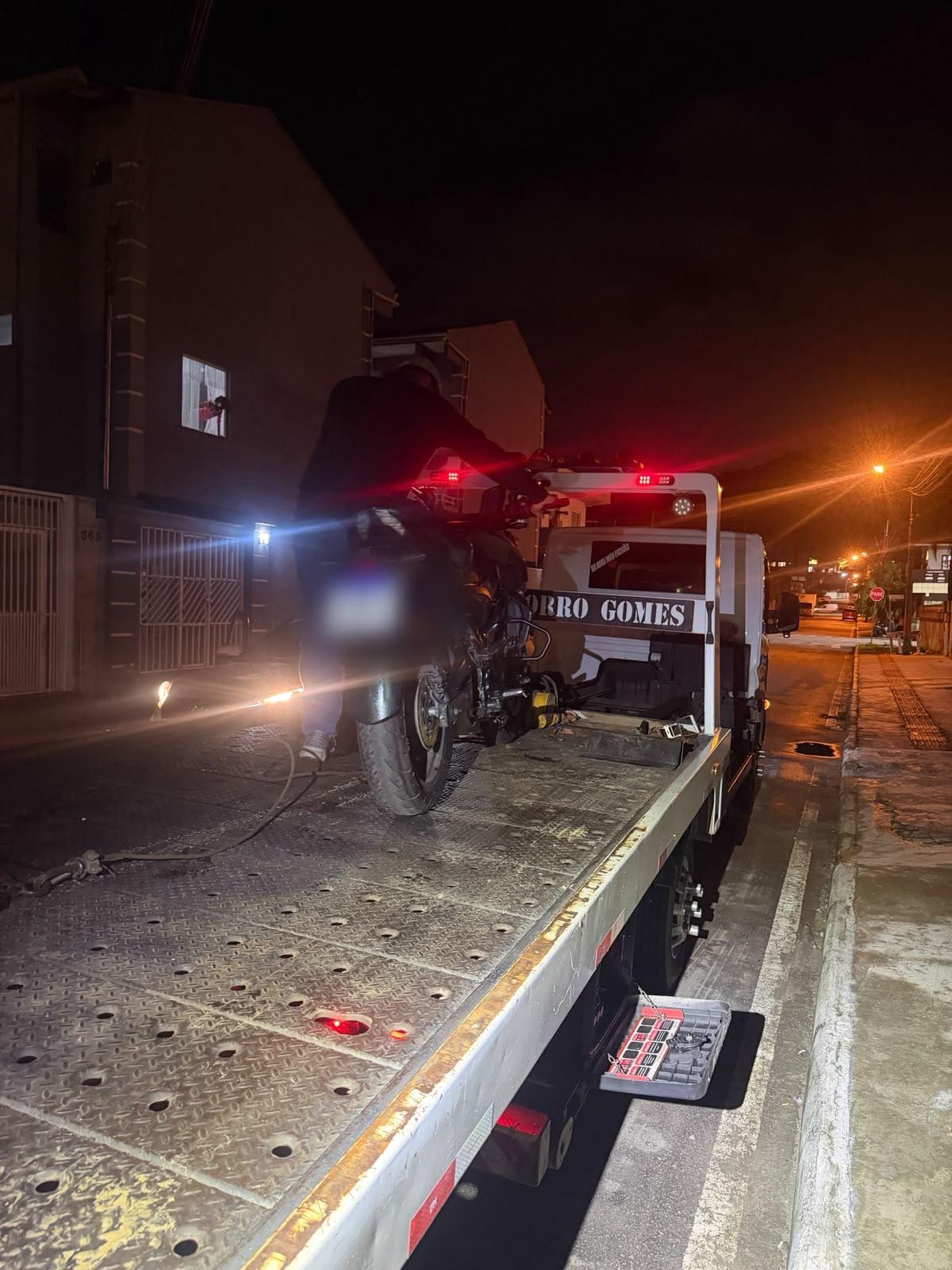 Polícia Militar recupera motocicleta furtada em Camboriú 