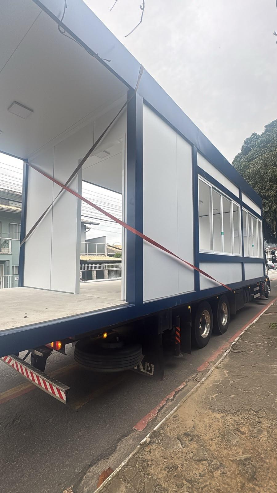Sala modular do NEI Professora Odácia Tereza Damázio começa a ser instalada