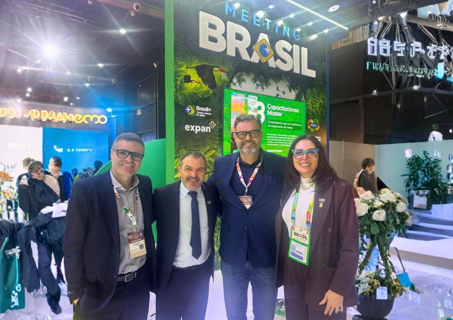 Robinsom Soares, Jair Pasquim Diretor de Negócios do Meeting Brasil, Fábio Fiedler e Patricia Schaebler Executiva do Meeting Brasil.