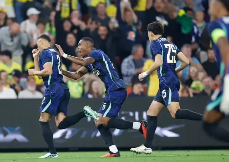 Seleção Brasileira leva susto, mas vence a primeira no novo ciclo