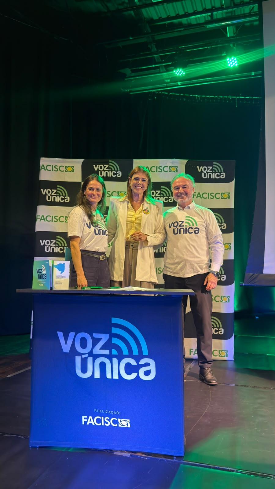 Juliethe Nitz participa do Voz Única e destaca prioridades do setor produtivo do Vale do Itajaí