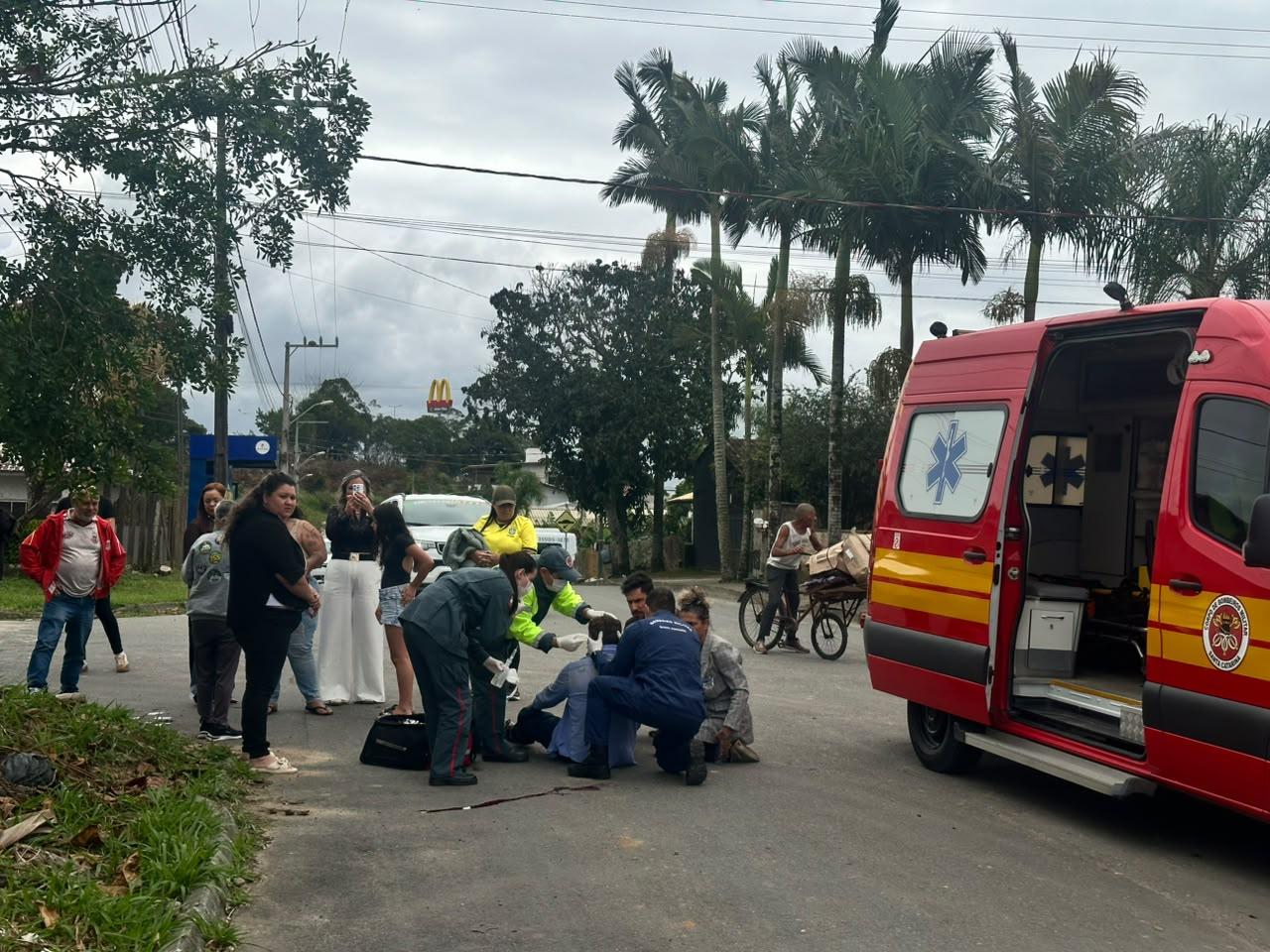Dr. Elcio sofre queda durante campanha em Barra Velha